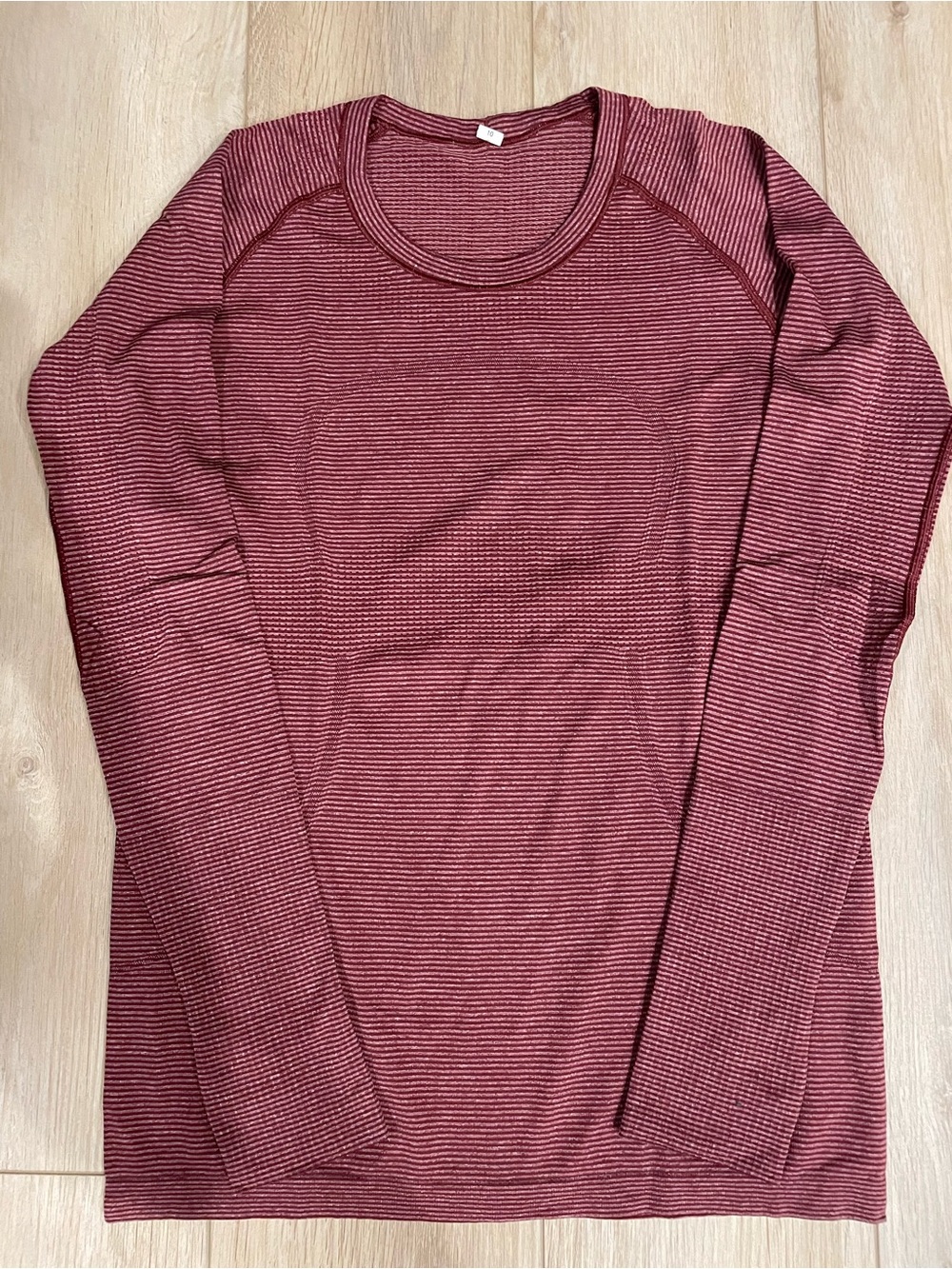 Women’s Lululemon Swiftly Tech Long Sleeve Crew size 10